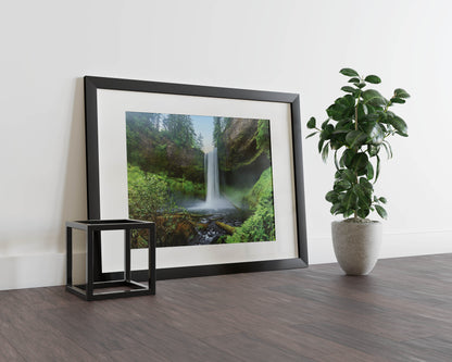 Oregon Majestic Waterfall – Nature’s Breathtaking Masterpiece